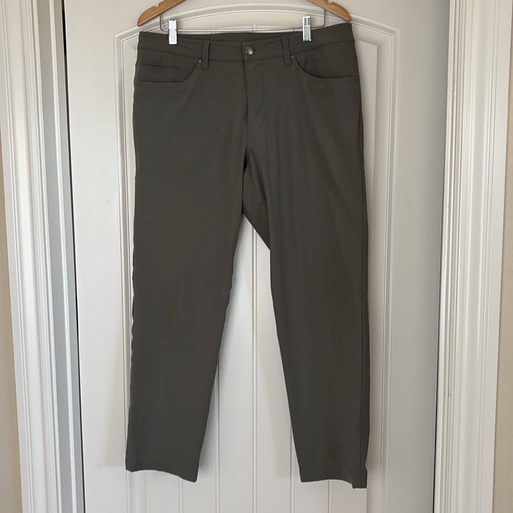 Lululemon Sage Green ABC Warpstream Classic Fit Chino Pants Mens Size‎ 34